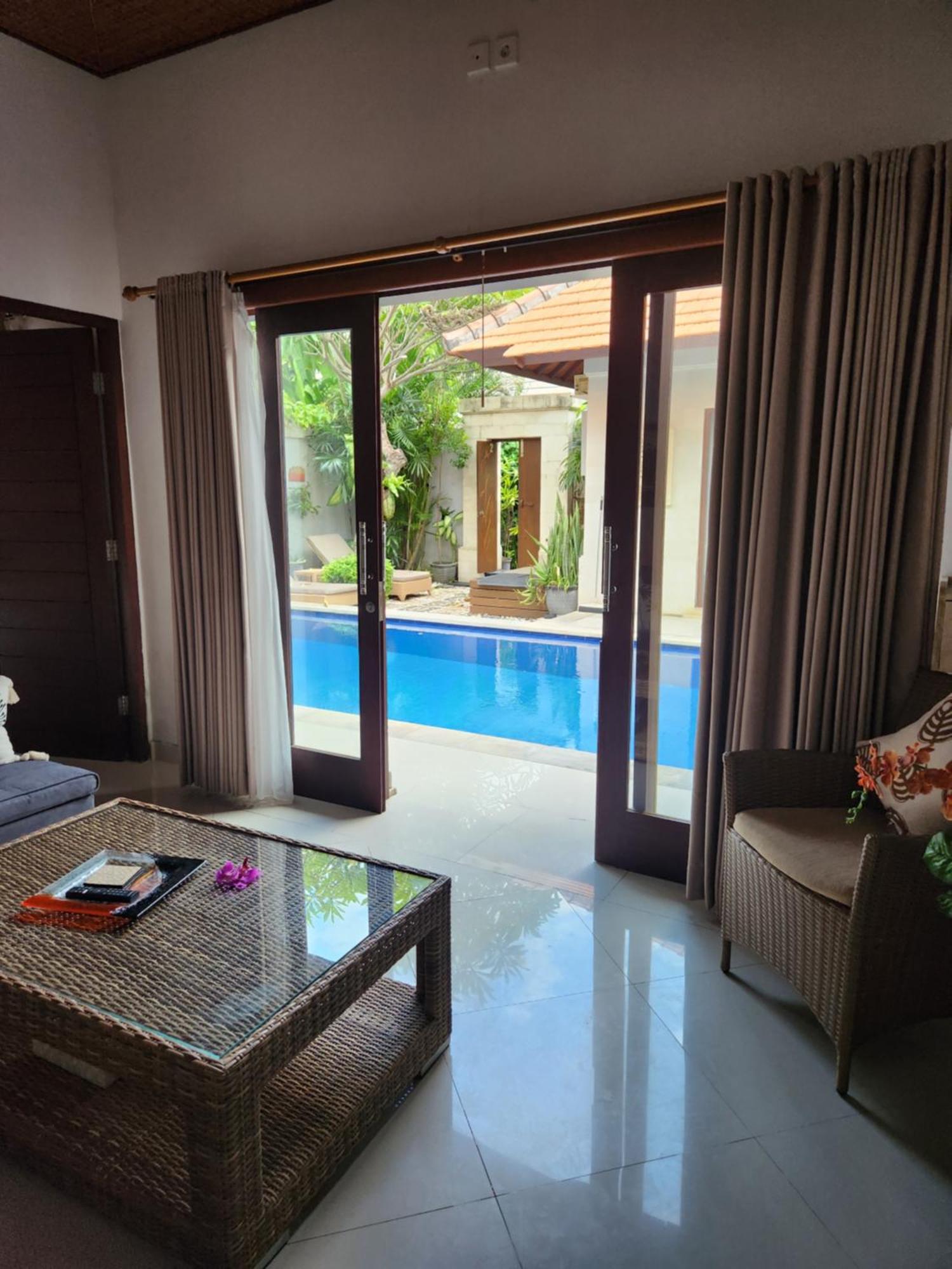 ตามัน เกศารี วิลลา Villa ซานูร์ ภายนอก รูปภาพ