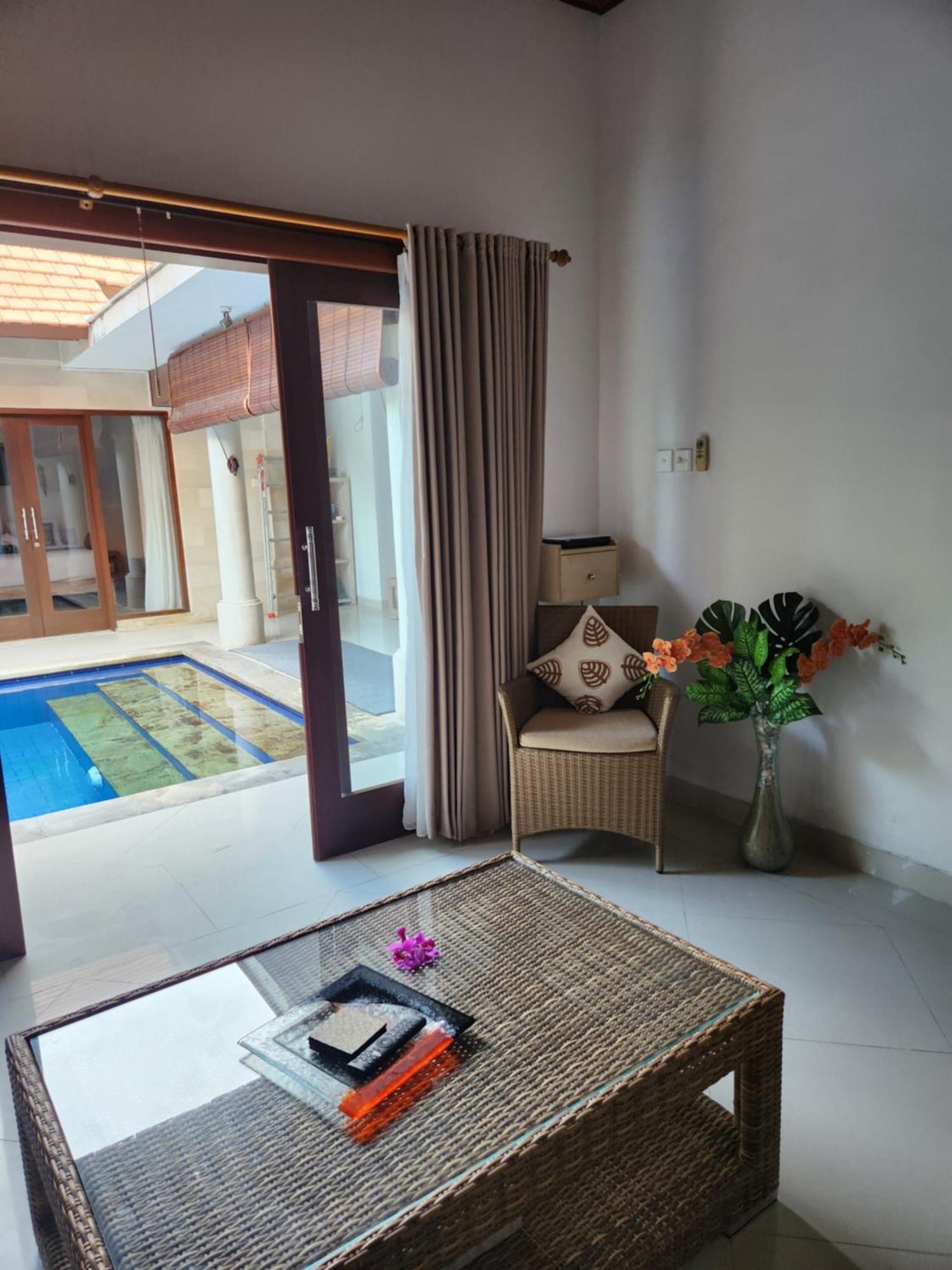 ตามัน เกศารี วิลลา Villa ซานูร์ ภายนอก รูปภาพ