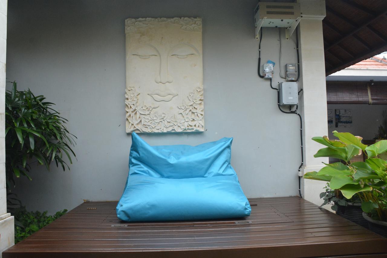 ตามัน เกศารี วิลลา Villa ซานูร์ ภายนอก รูปภาพ