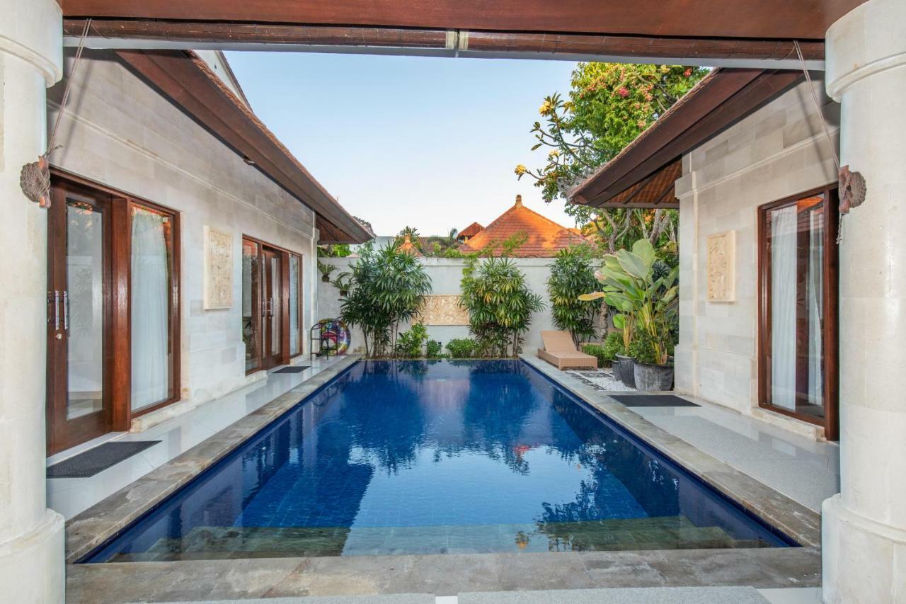 ตามัน เกศารี วิลลา Villa ซานูร์ ภายนอก รูปภาพ